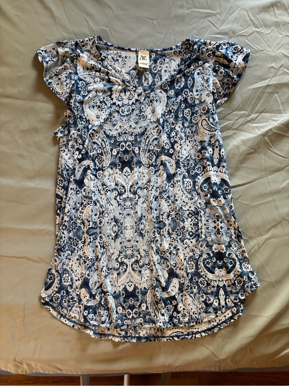 Sew in Love Blue Paisley Print Flutter Sleeve Top Size Large Stretch Blouse